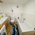 아파트 Spacious 72 Sqm Moselblick & Connection