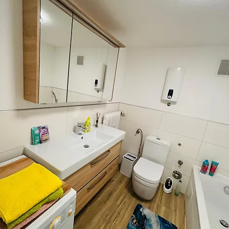 Spacious 72 Sqm Moselblick & Connection アパート *